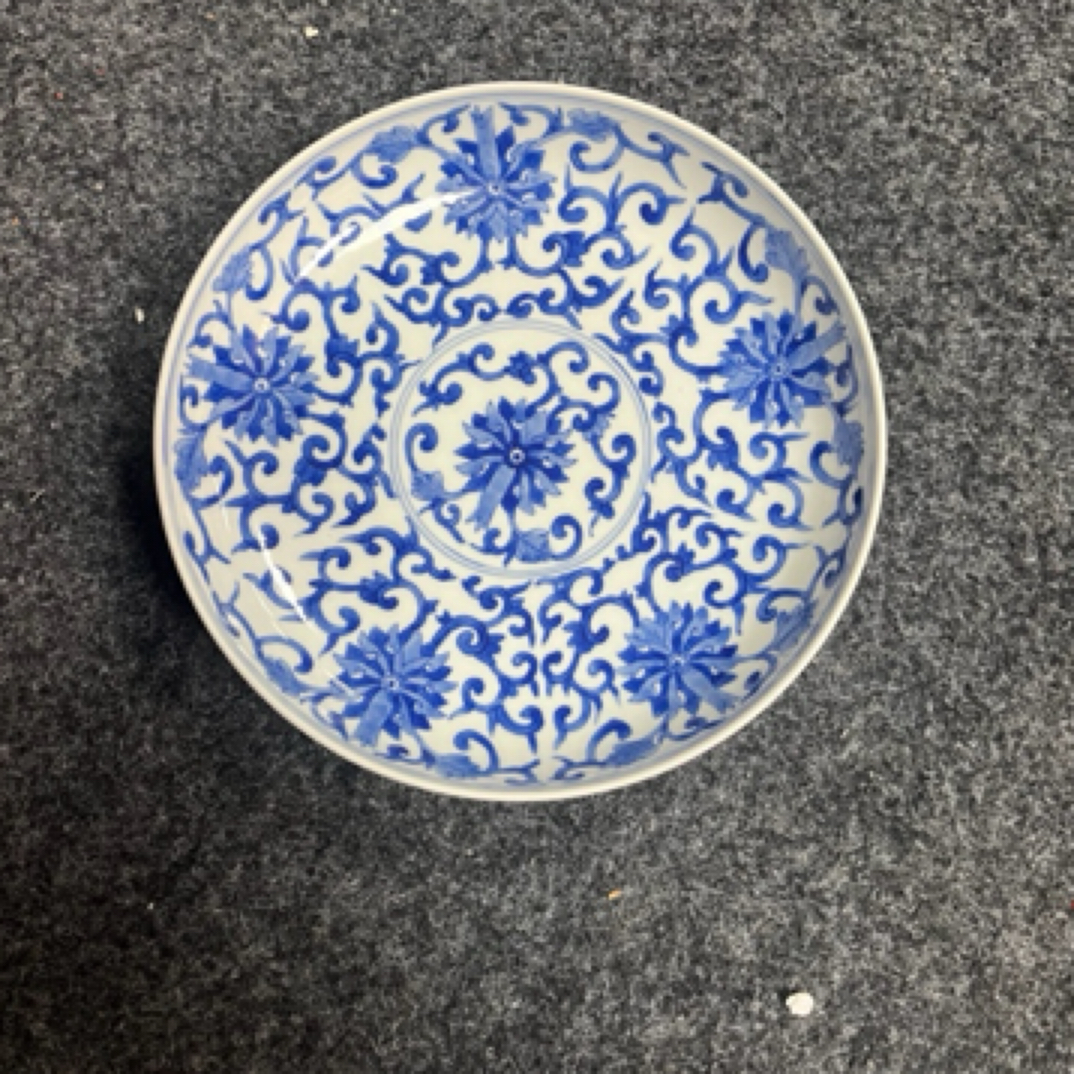 青花缠枝莲花卉赏盘手绘5