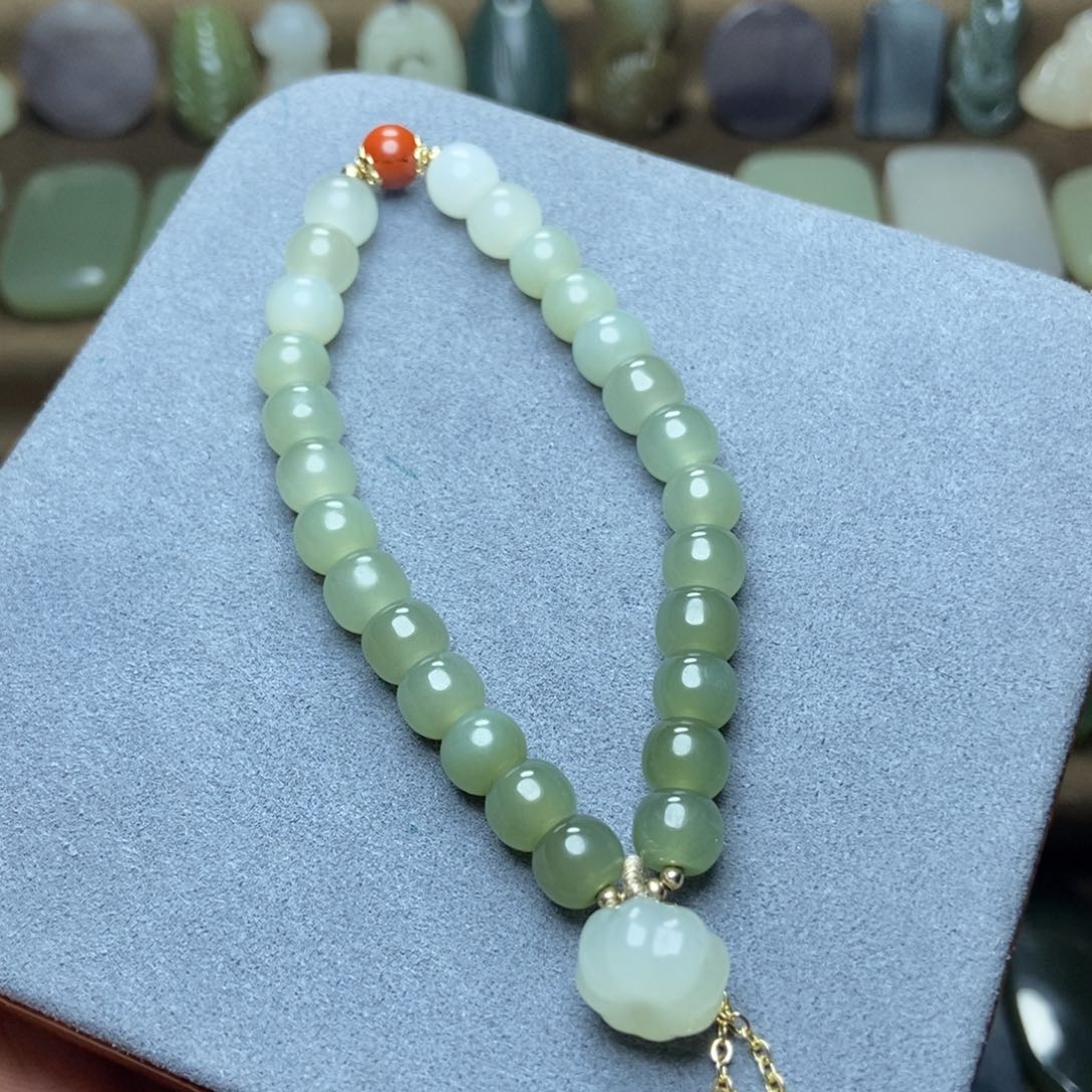 和田玉颈饰未镶嵌