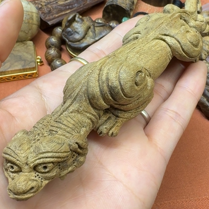 大叶紫檀（黑酸枝木类）