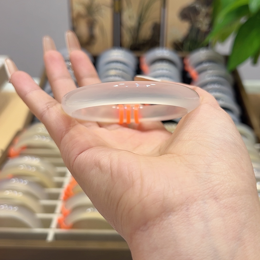 只***、玛瑙/玉髓未镶嵌手镯