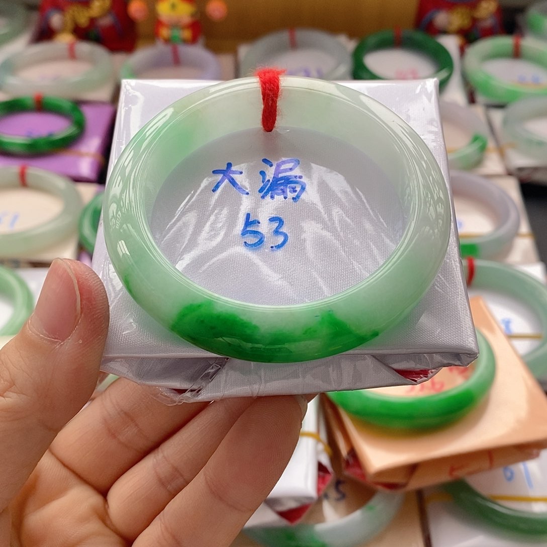 翡翠手镯未镶嵌2号