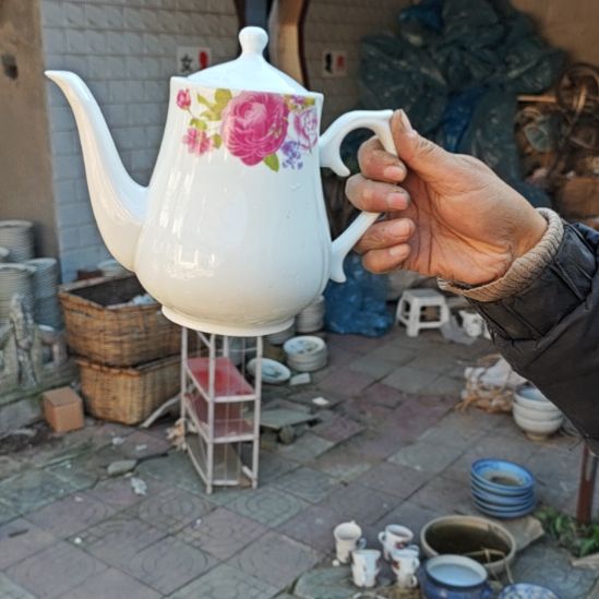 库存微瑕多孔茶壶