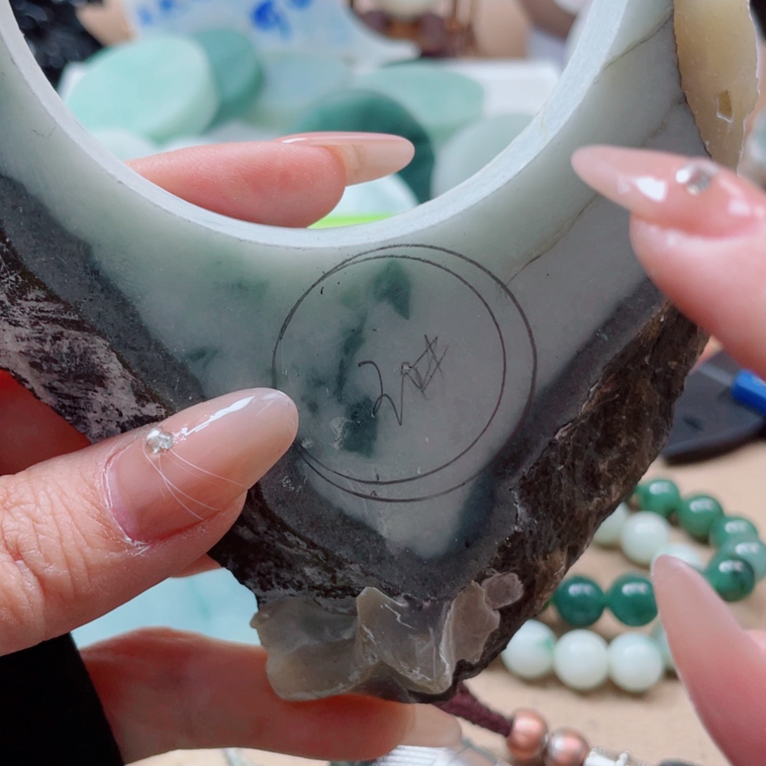 翡翠未镶嵌颈饰158……