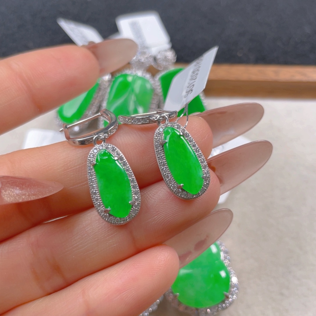 翡翠颈饰银S925镶嵌翡翠