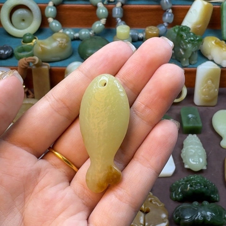 和田玉未镶嵌颈饰