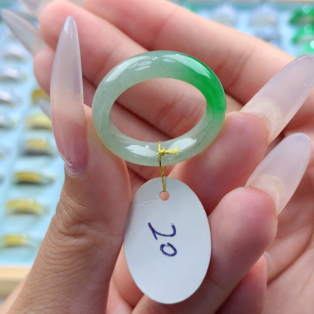 翡翠戒指未镶嵌一**忧20圈