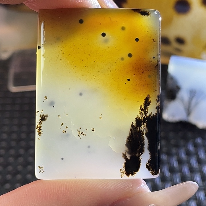 小***子玛瑙/玉髓未镶嵌颈饰