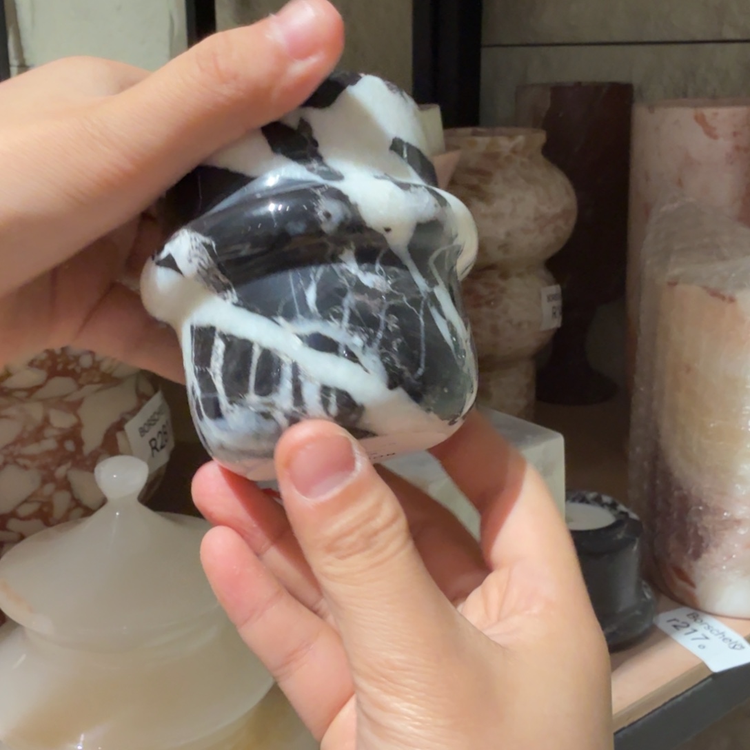 大理石R287。 两个亿。