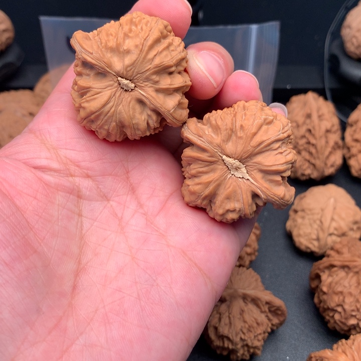 平****文玩核桃吊坠狮子头