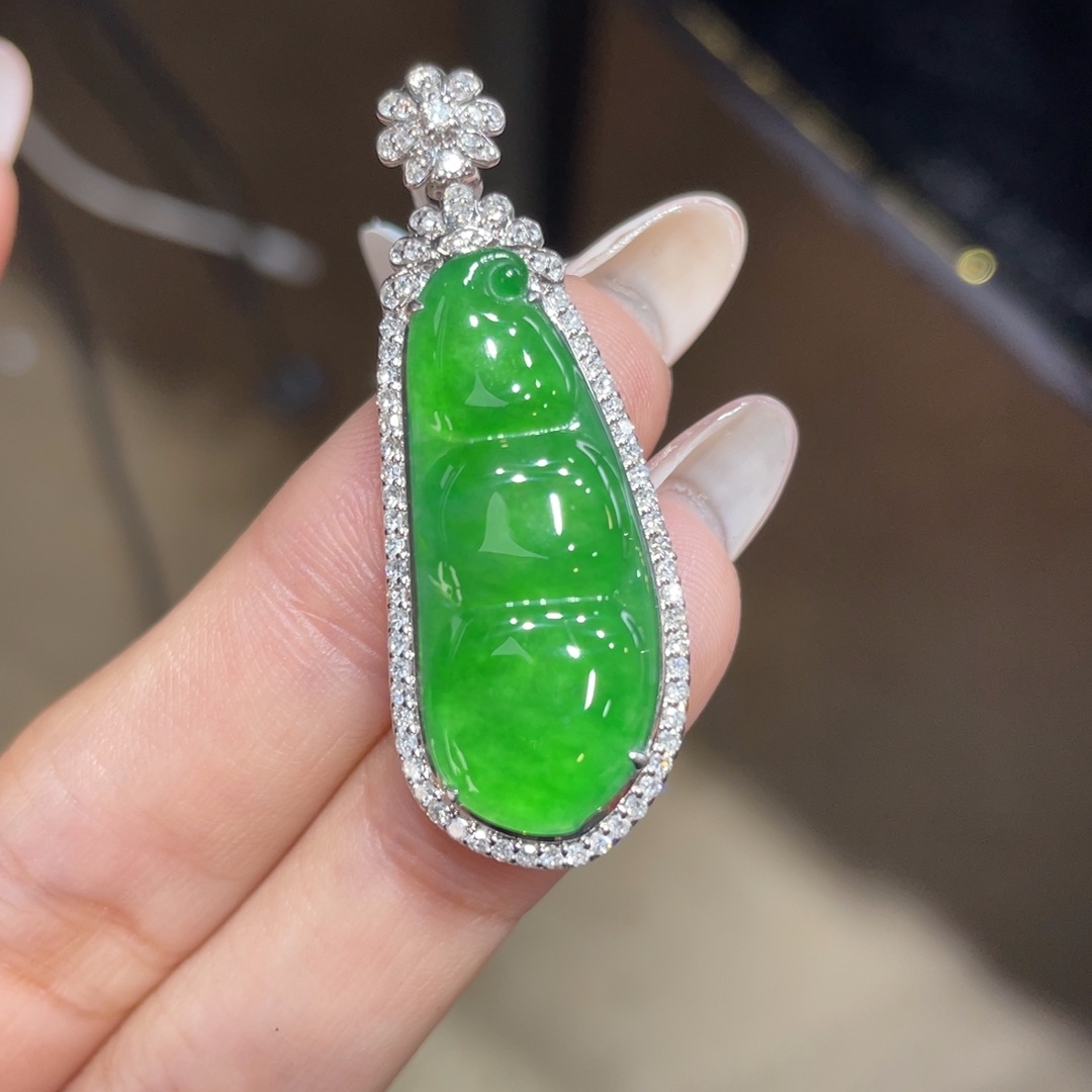 翡翠颈饰18K金镶嵌天然缅甸翡翠a货