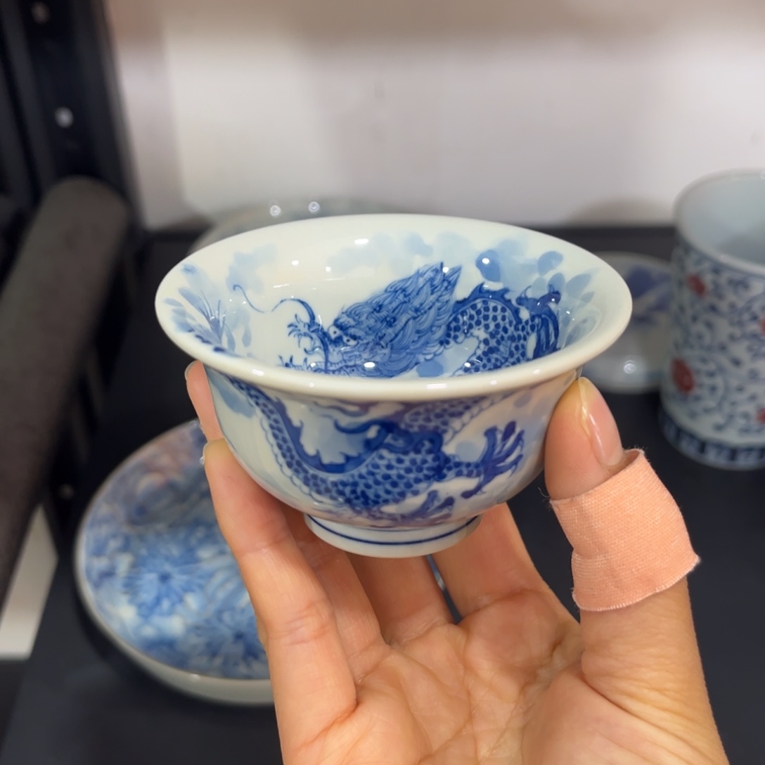 手绘仿清穿云龙小压手