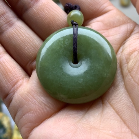 【闪购商品】未镶嵌透闪石质玉挂件