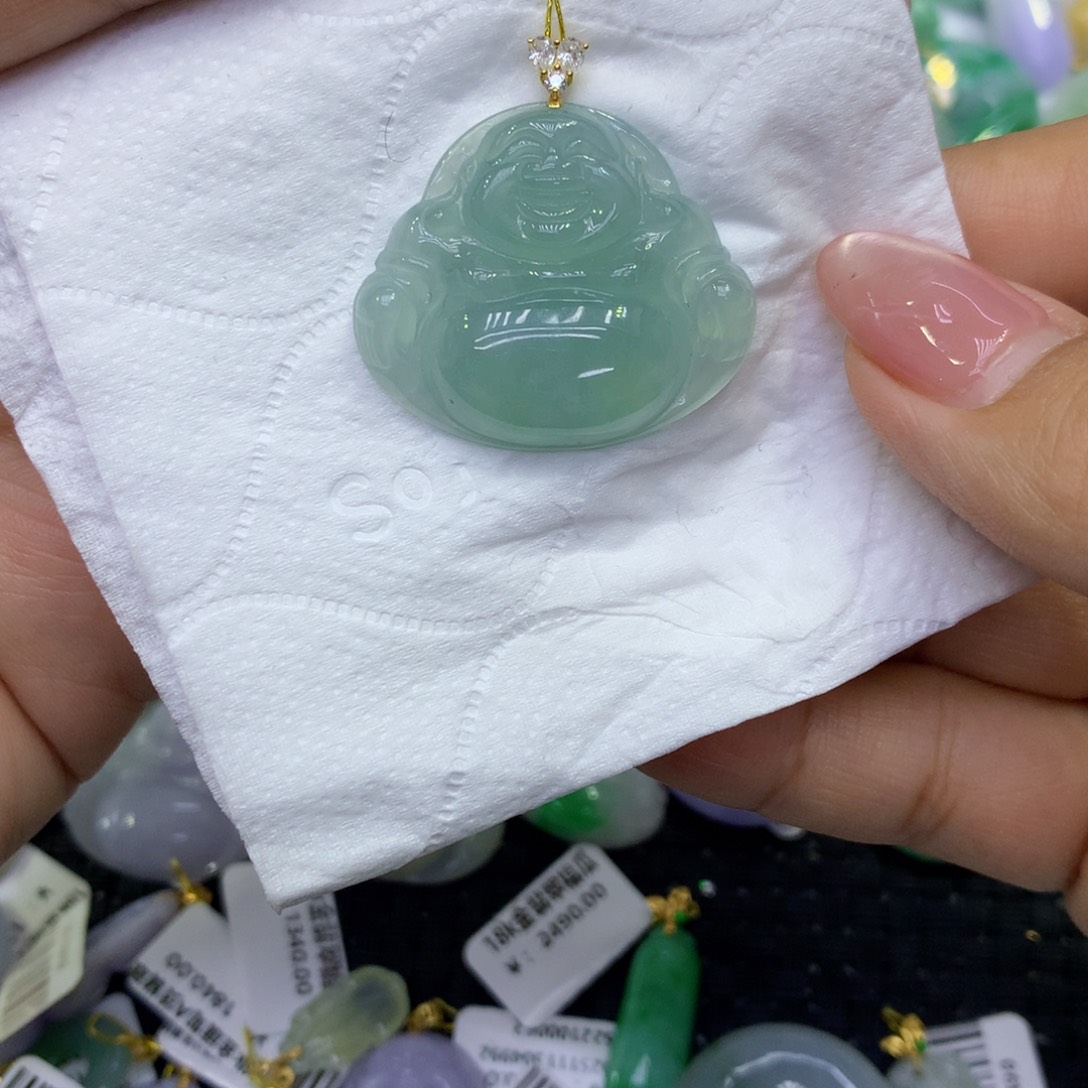 颈饰18K金镶嵌翡翠