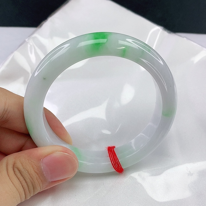 翡翠手镯未镶嵌圈57.5。8013