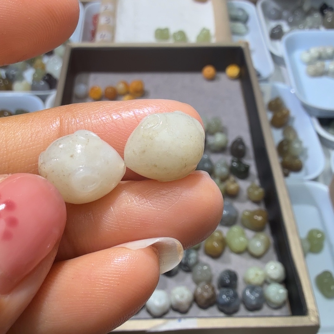 ****棠和田玉未镶嵌珠宝奇石