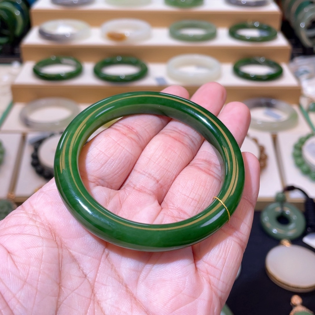 和田玉收藏级碧玉辣阳绿手镯54+未镶嵌