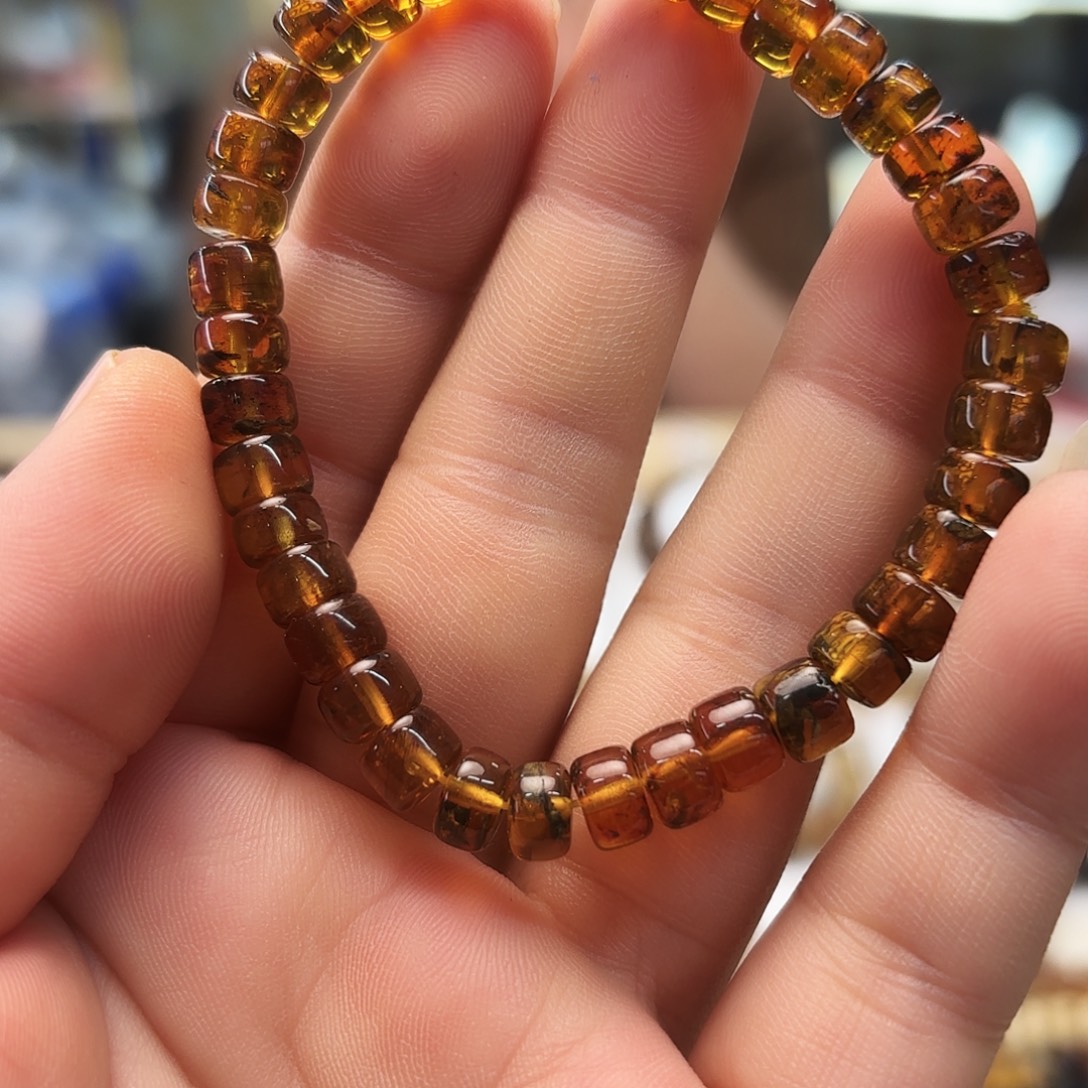 琥珀未镶嵌裸石六