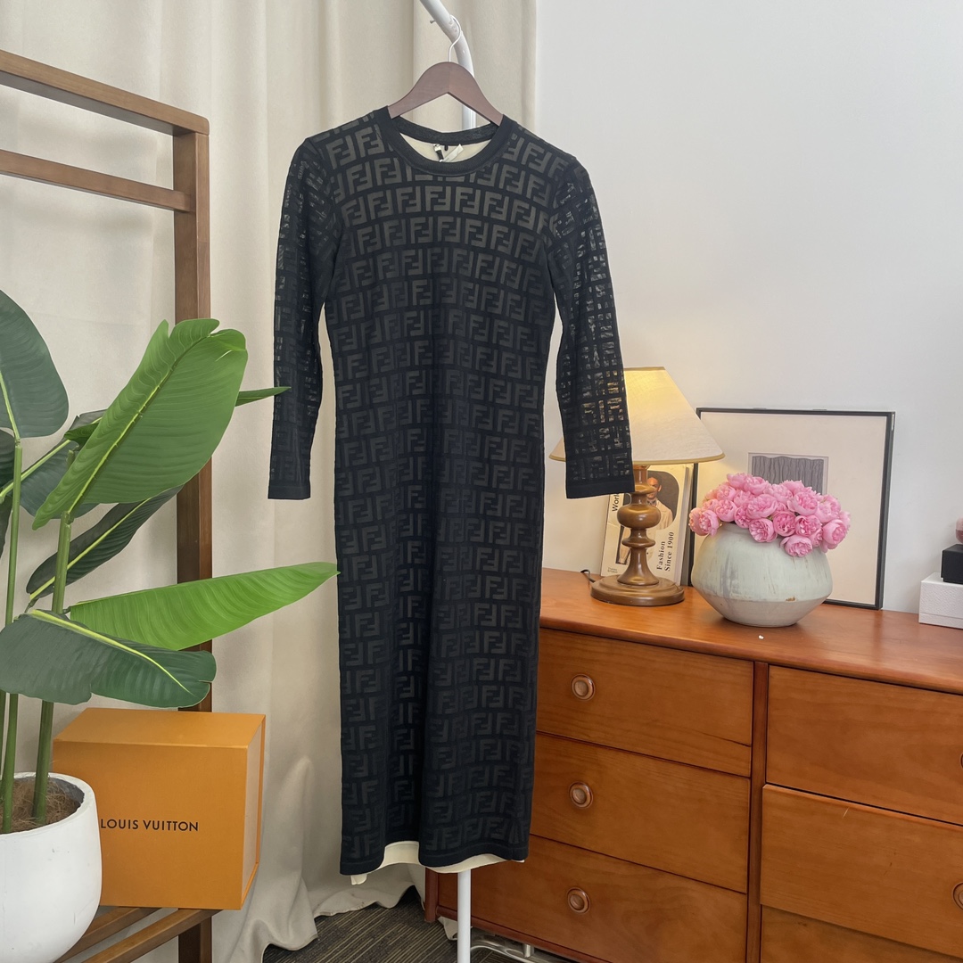 99新 FENDI/芬迪 青奢荟/38码/气质百搭黑色字母满印连衣裙/59067