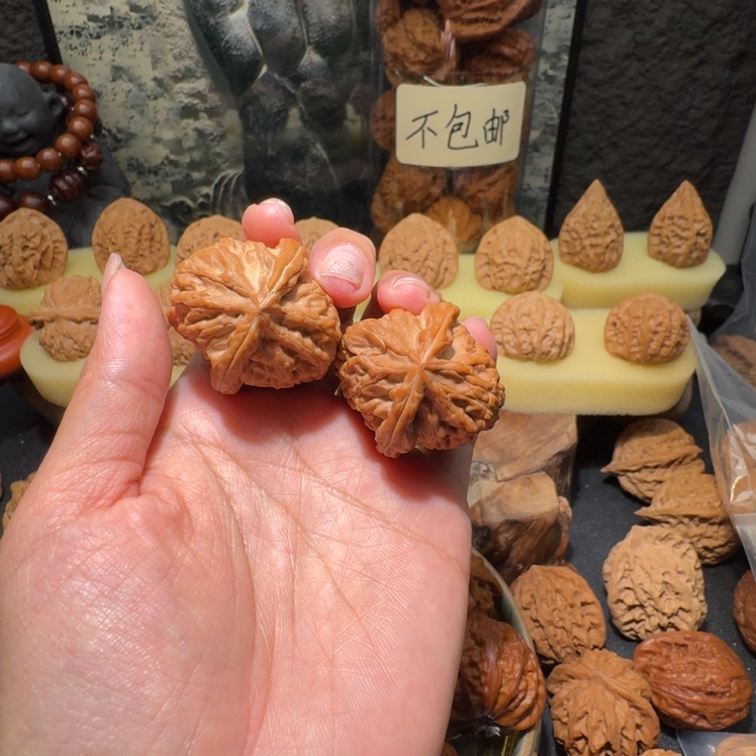 阿***索吊坠文玩核桃东皇