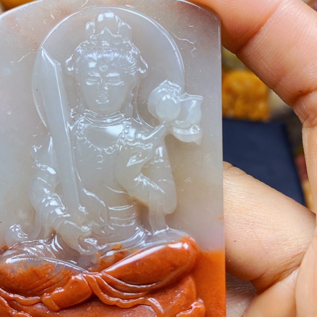 石英质玉（黄龙玉）颈饰未镶嵌