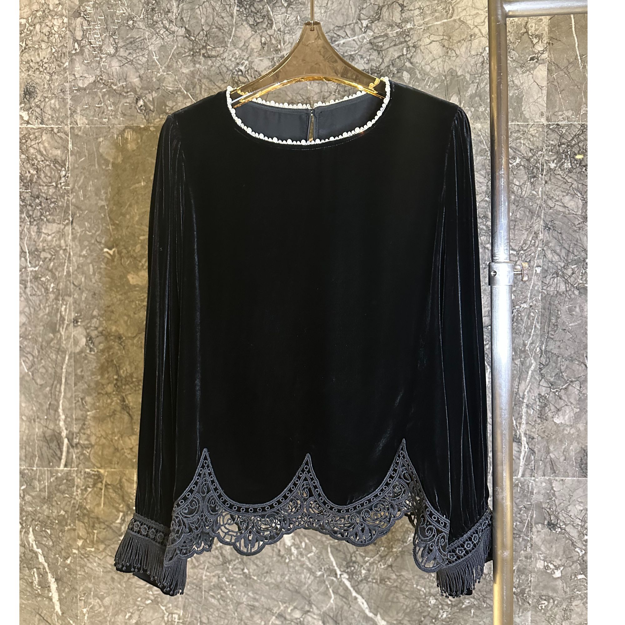 高级感圆领钉珠镂空花边水溶蕾丝拼接真丝丝绒打底上衣显瘦气质