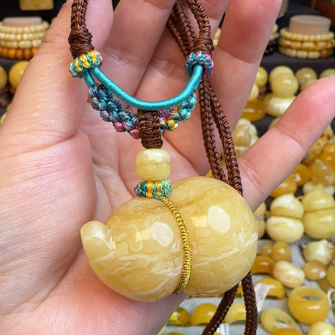 琥珀未镶嵌套链天然俄料浓蜡妖花蜜蜡葫芦吊坠