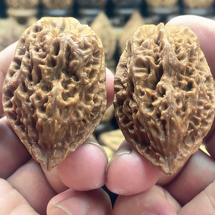 把件文玩核桃绣花鞋16