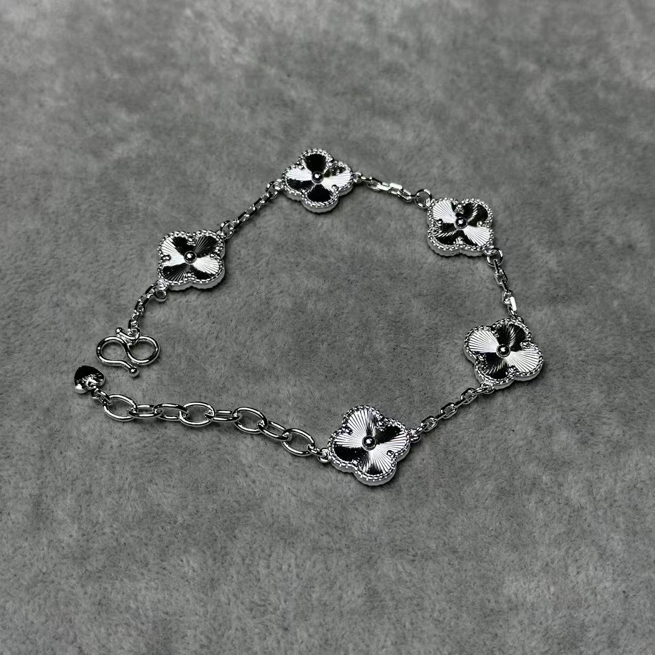 YZ034 四叶草手链 无礼盒