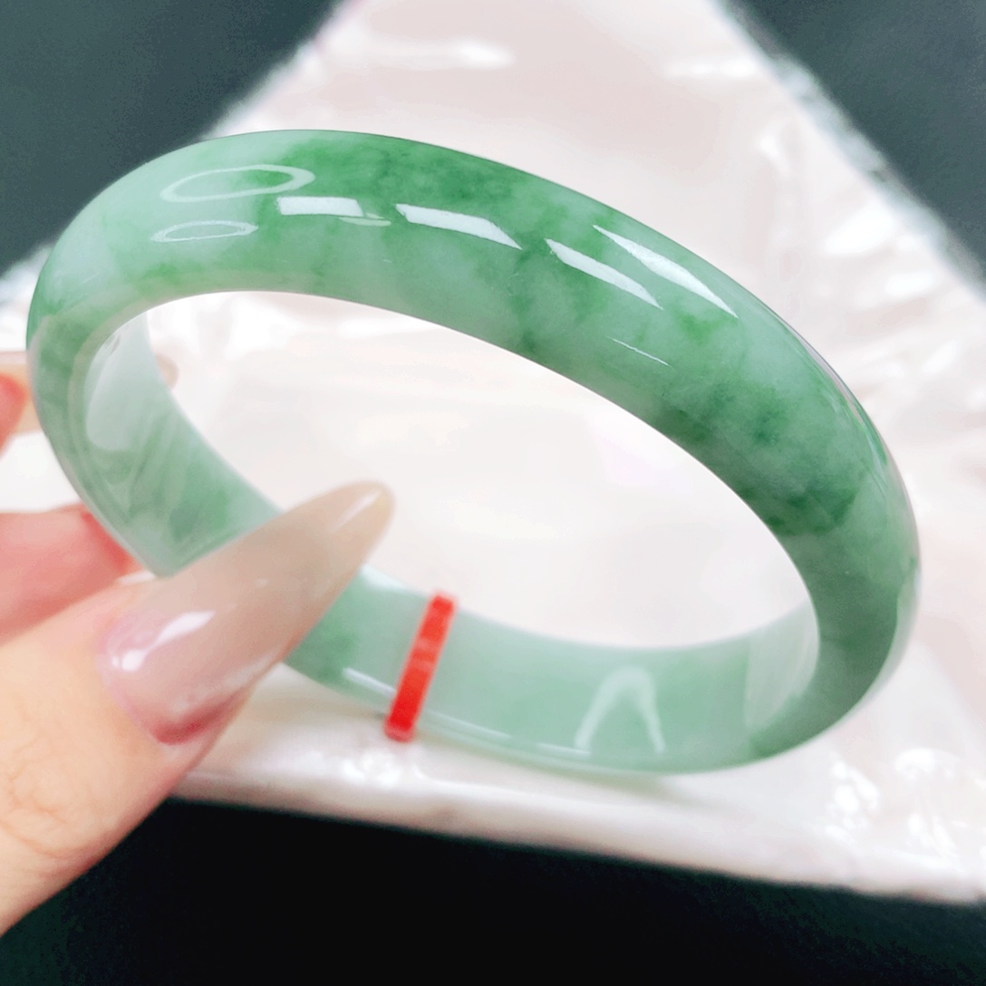 翡翠未镶嵌手镯58贵