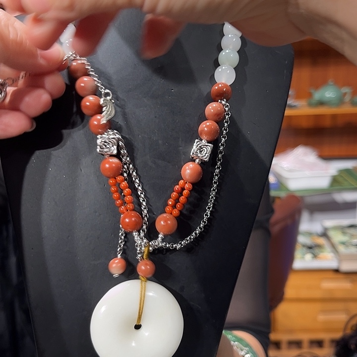 颈饰未镶嵌和田玉