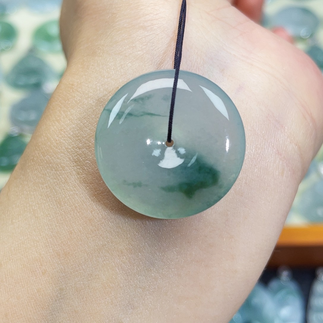 翡翠颈饰未镶嵌吊坠