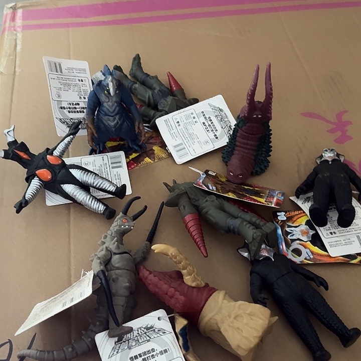 随机发软胶怪兽10个