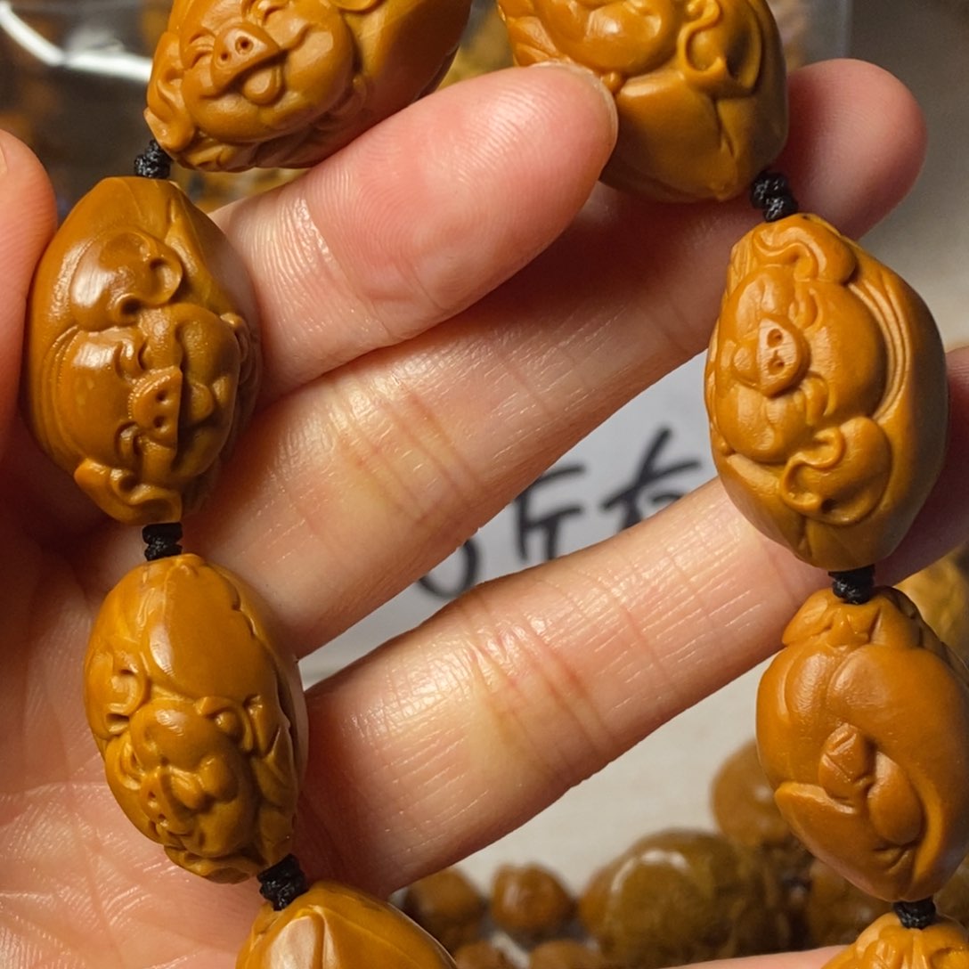 橄榄核手串/手链小福猪