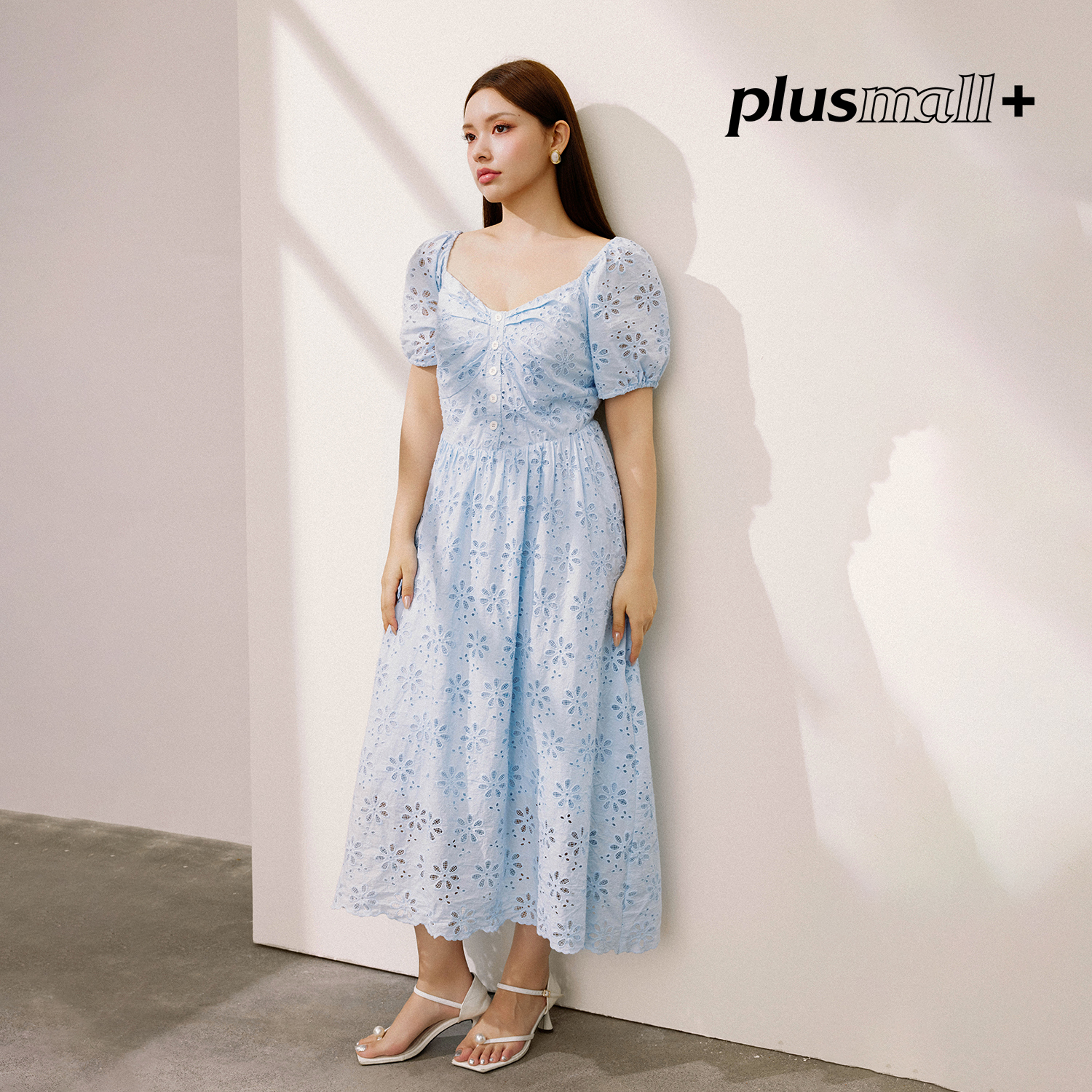 【折扣款】PLUSMALL 青瓷蓝漪 定染镂空刺绣方领度假裙PM2506147