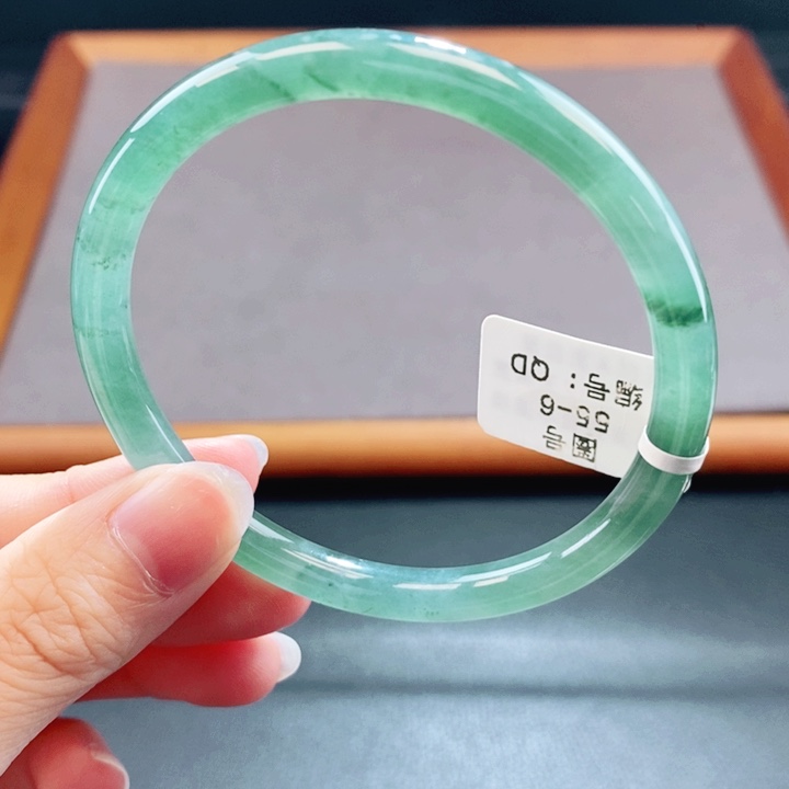 翡翠未镶嵌手镯翡翠手镯56