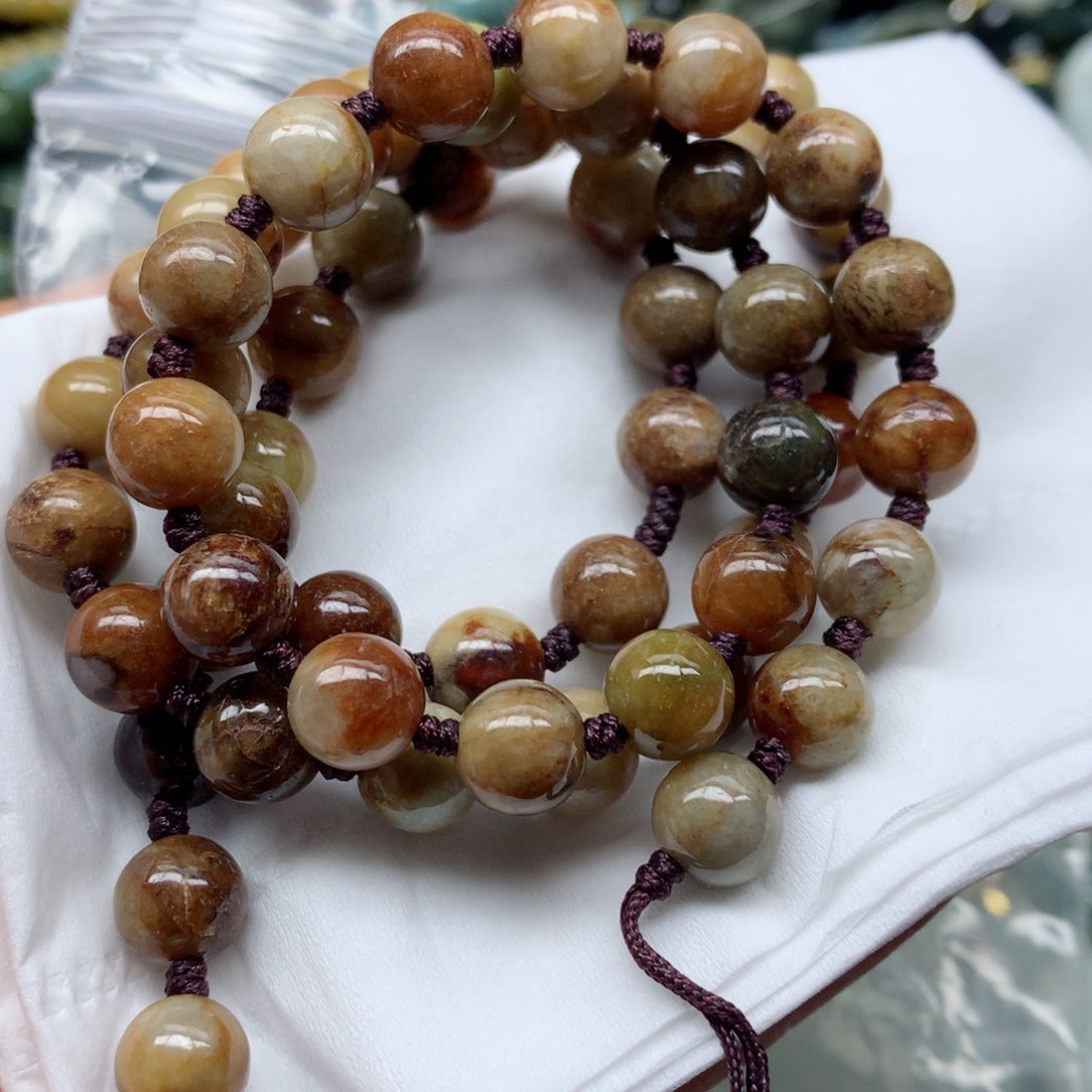 翡翠颈饰未镶嵌手串