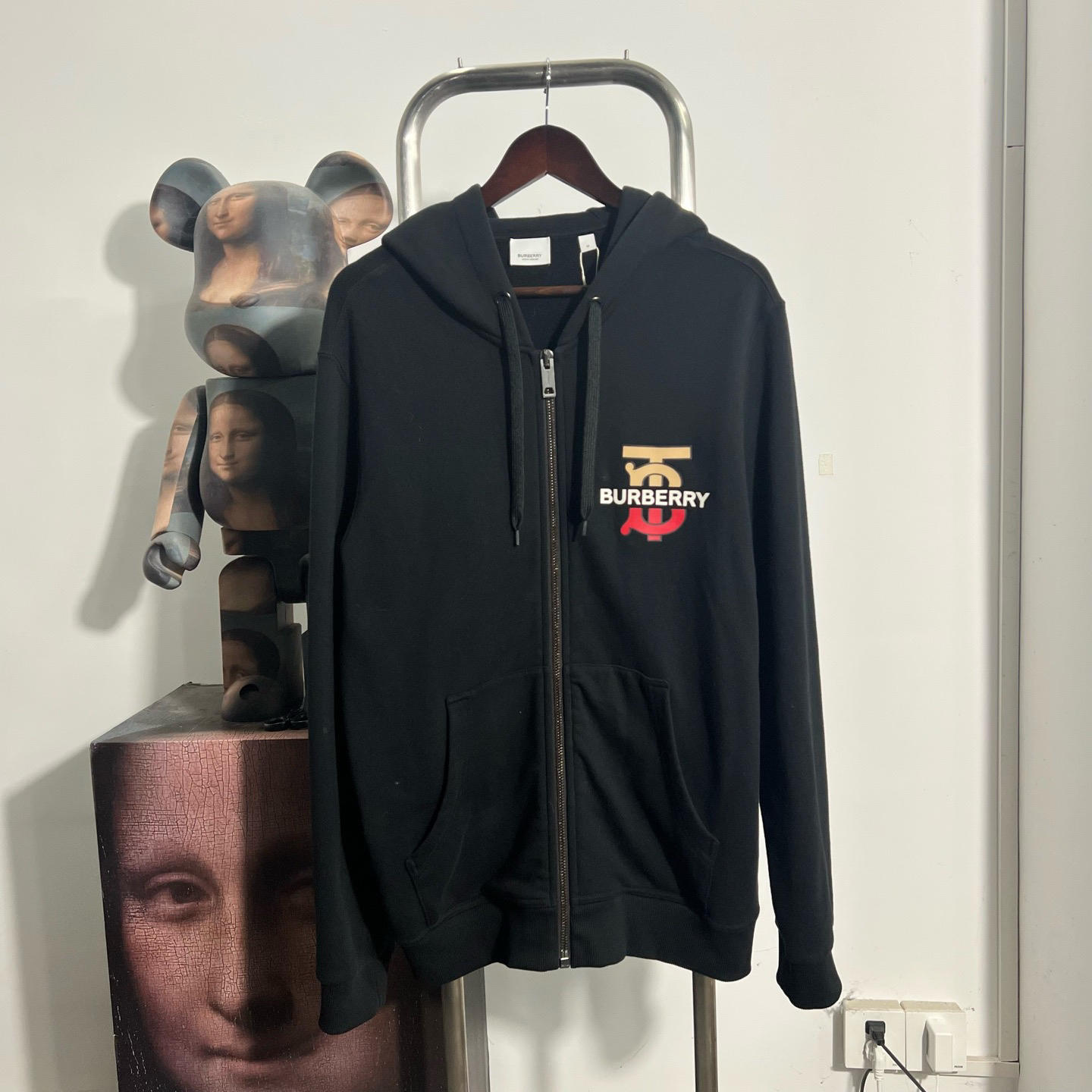 99新 BURBERRY/博柏利 tb刺绣拉链外套尺码：M 衣长76 胸围59