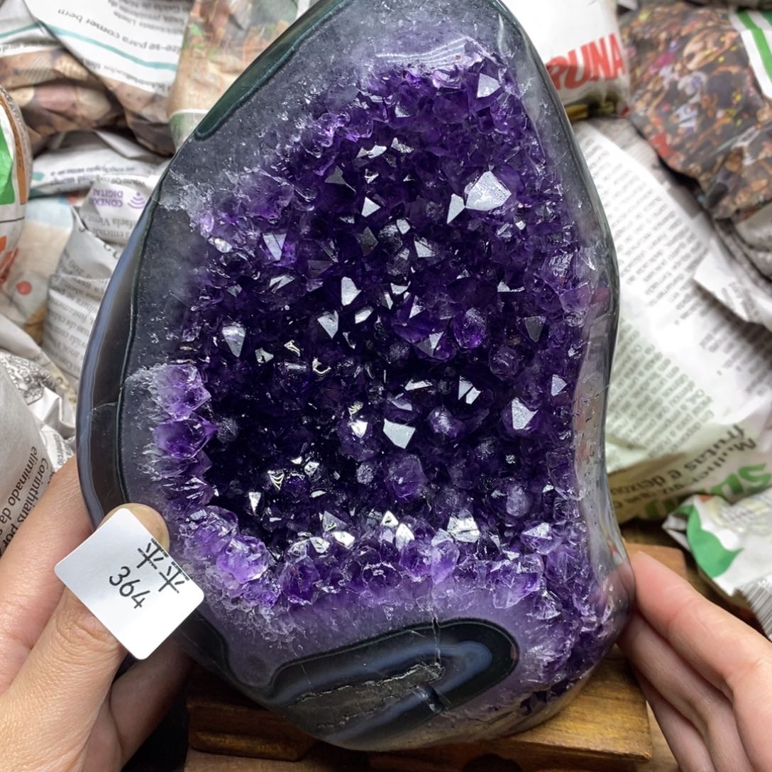 紫晶乌拉圭未镶嵌