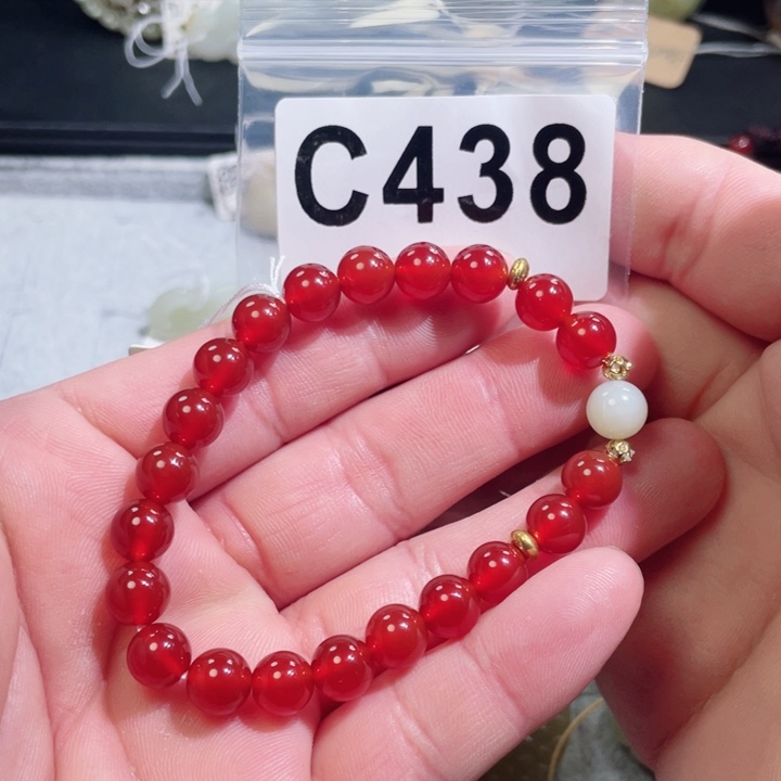 哈***地和田玉未镶嵌颈饰