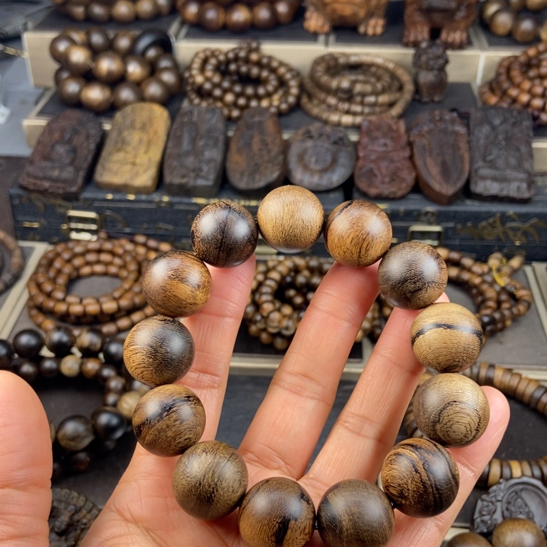 沉香手串胡*茗越南芽庄白棋玉化虎斑留疤