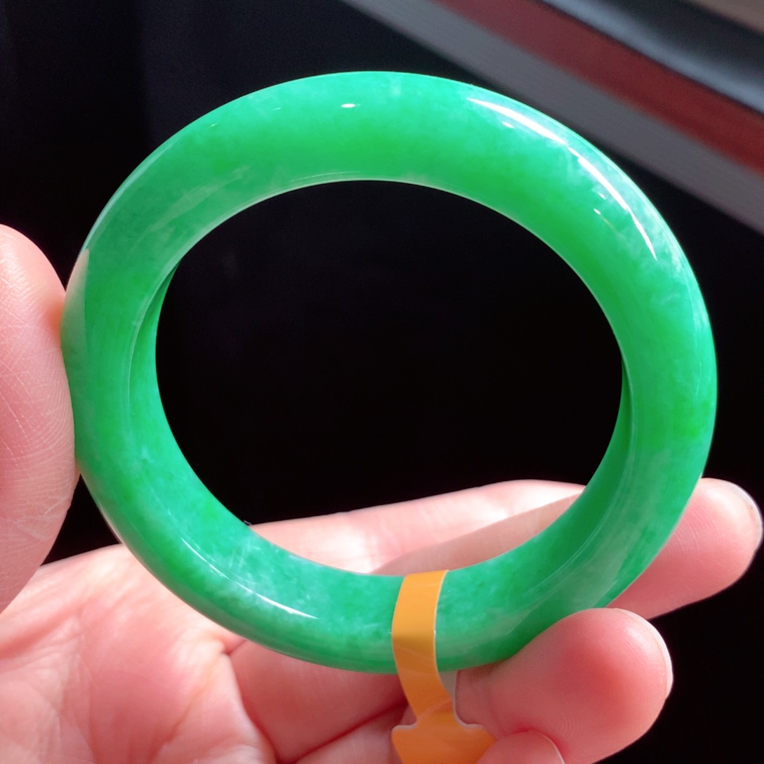 翡翠手镯未镶嵌缅甸翡翠