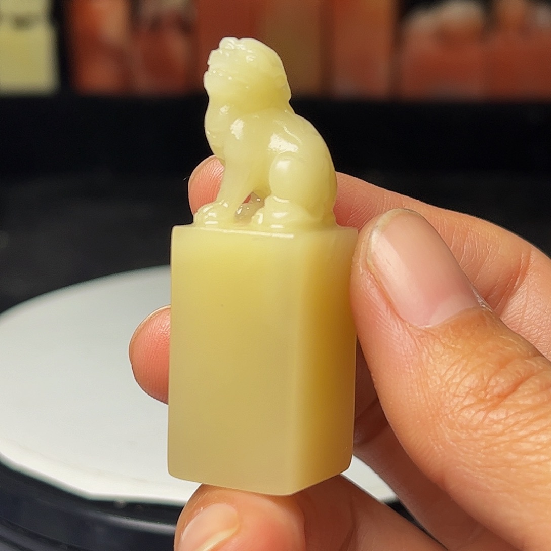 寿山石印石老性芙蓉