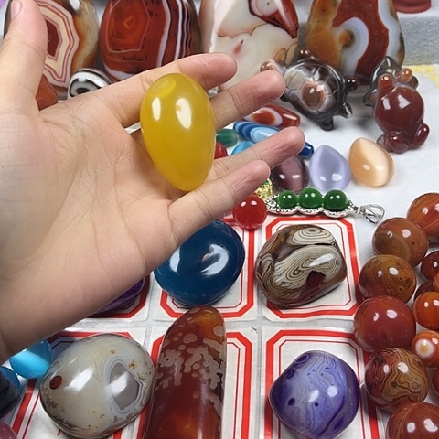 玛瑙/玉髓耳环未镶嵌