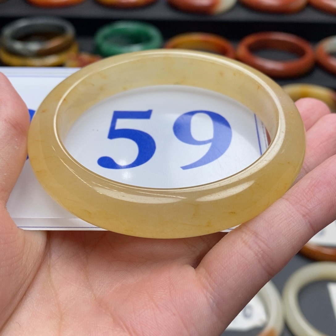 石英质玉（黄龙玉）手镯微瑕未镶嵌