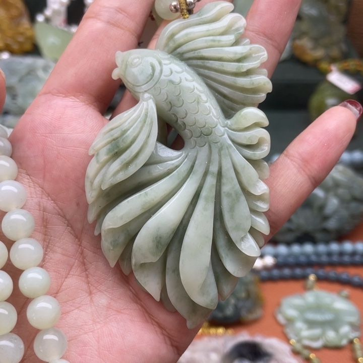 蛇纹石玉吊坠合金