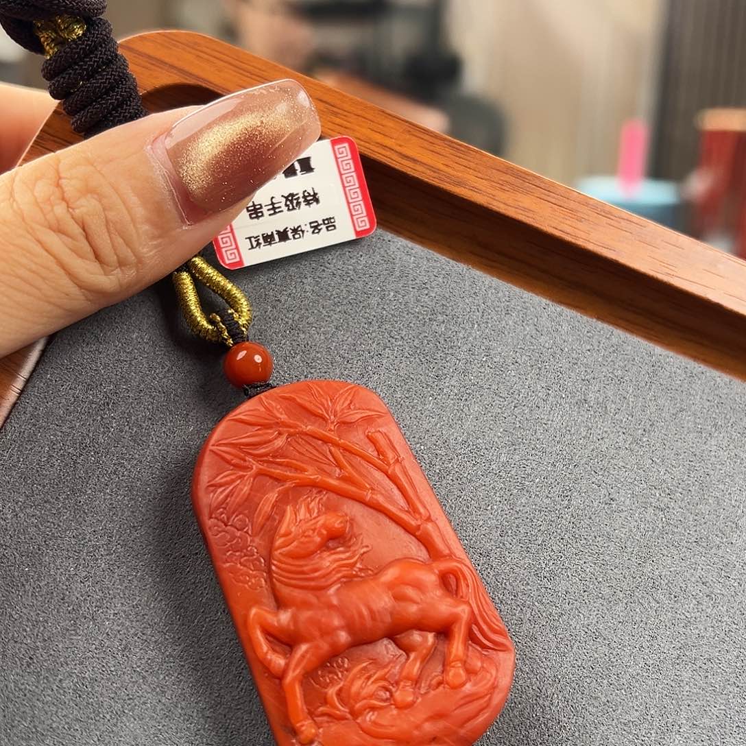 南红玛瑙吊坠未镶嵌