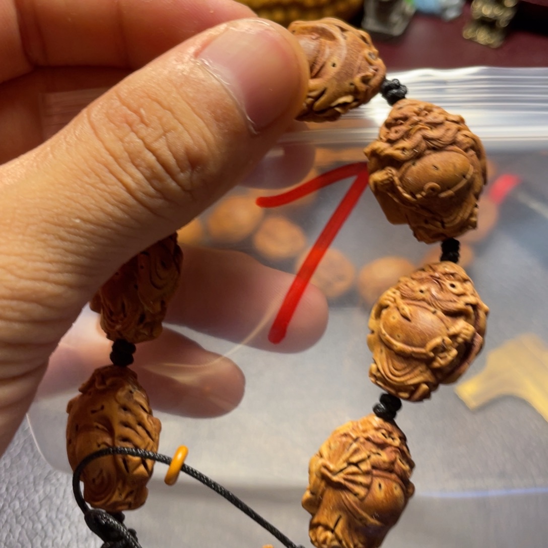 大桃核雕刻瑕疵钟馗
