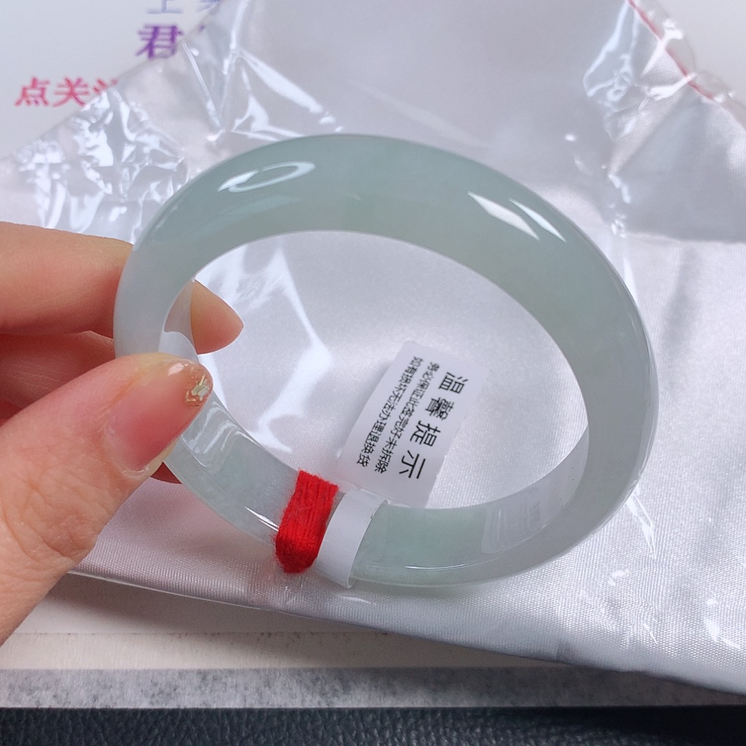 翡翠手镯未镶嵌 正圈①③①