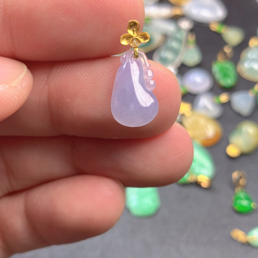 【闪购商品】颈饰18K金镶嵌翡翠翡翠