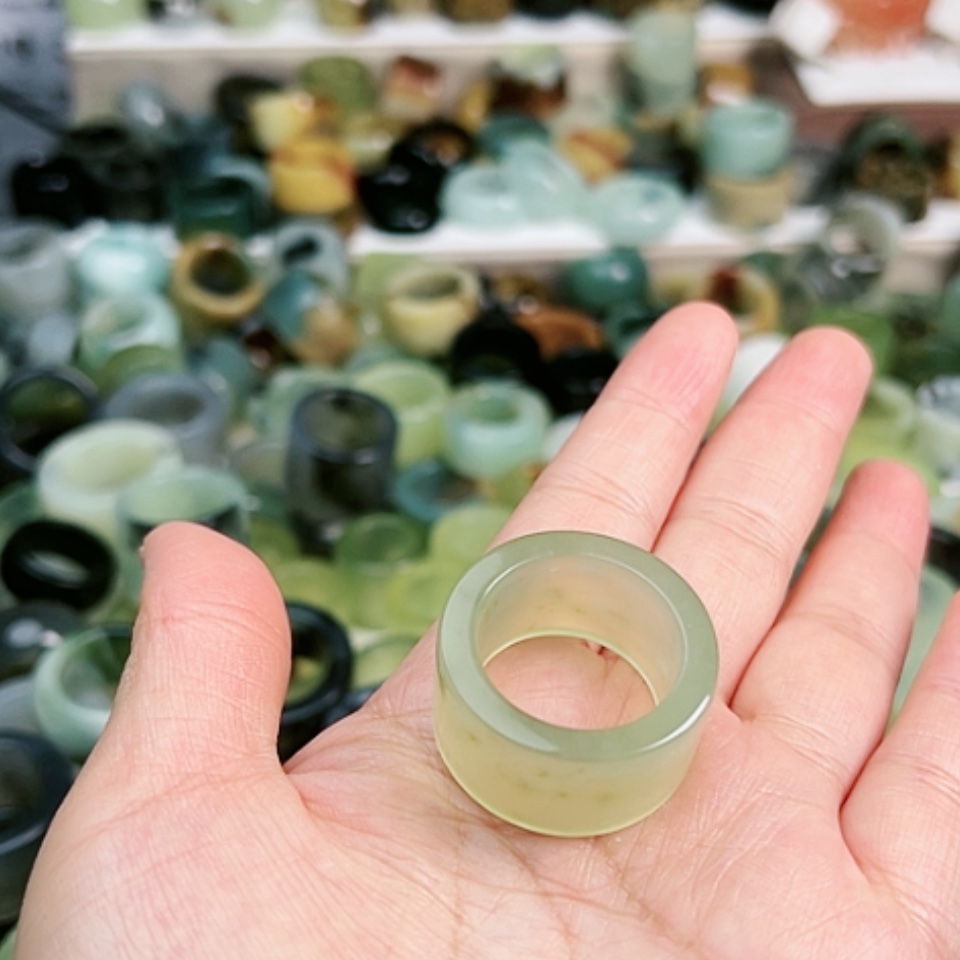 【闪购商品】蛇纹石玉戒指未镶嵌J****k
